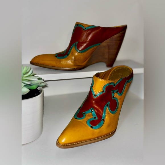 BCBG Vintage Western Pointed Toe Wedge Mules Mustard Turquoise Brown Studded 8.5 - Picture 2 of 16